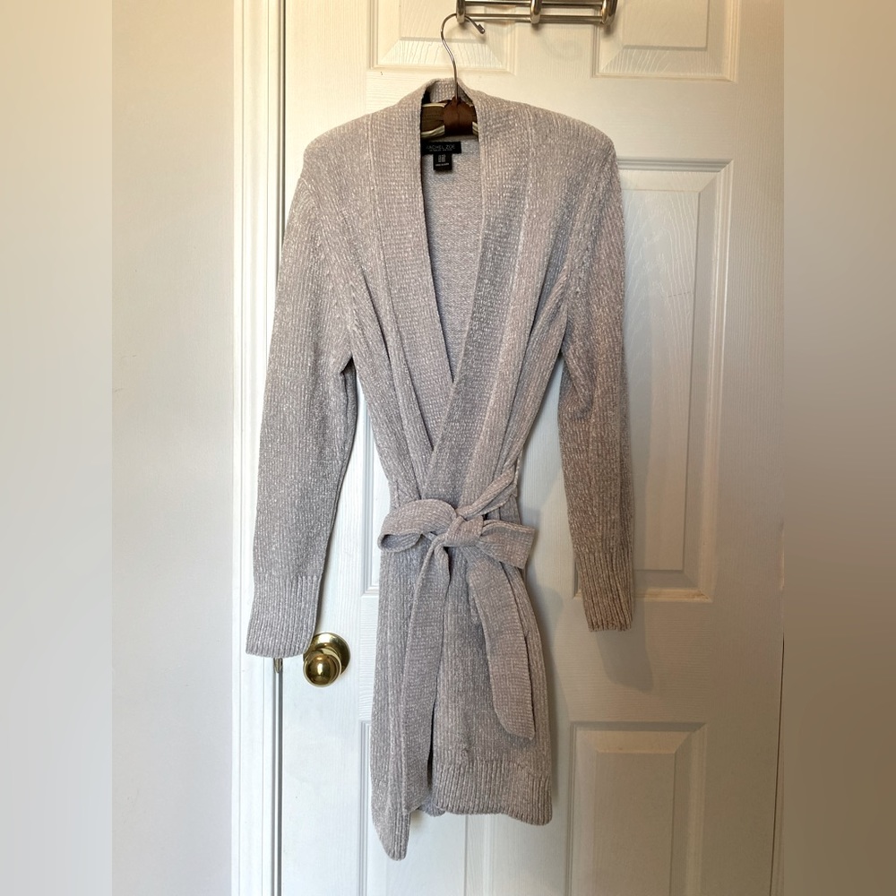 Robe NEW without tags